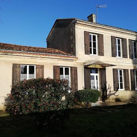 Belle Demeure Avec Espaces Verts Gauriac Exterior photo