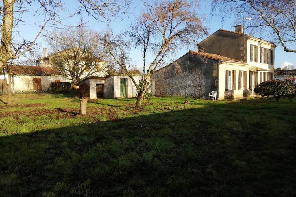 Belle Demeure Avec Espaces Verts Gauriac Exterior photo